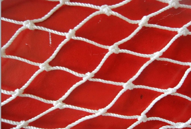 PE knotted net.jpg