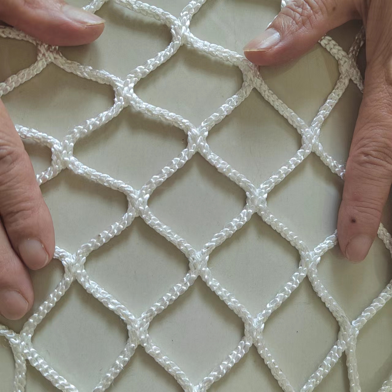 uhmwpe knotless net.jpg